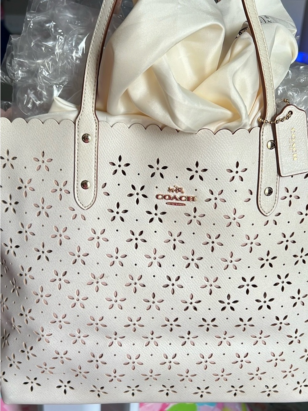 Coach Eyelet Pearlized Off White Leather Tote Bag GUC - Picture 9 of 13